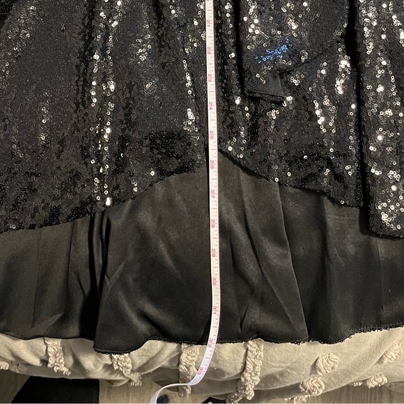 Black sequin trumpet midi skirt. INA SIZE M. Very flattering and only worn once! - Picture 9 of 9